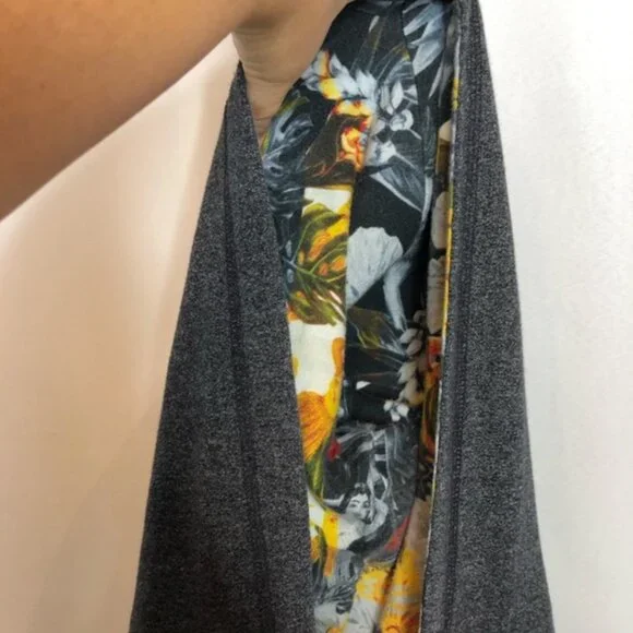 On the Byas Hawaiian Print Lightweight Gray Hoodie, Men's Small - Picture 5 of 8